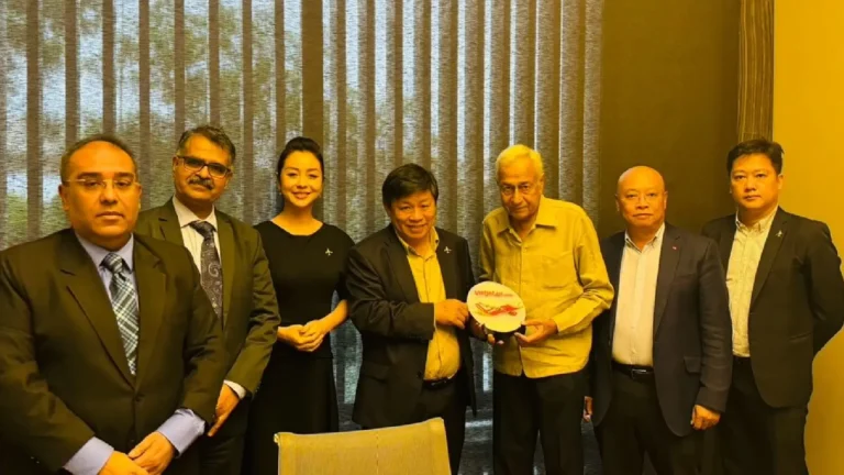Vietjet Air Leadership Visits Bird Headquarters